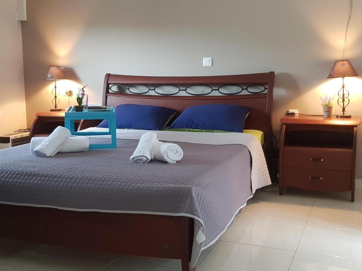 Seaside Beach Apartment Каламата Экстерьер фото