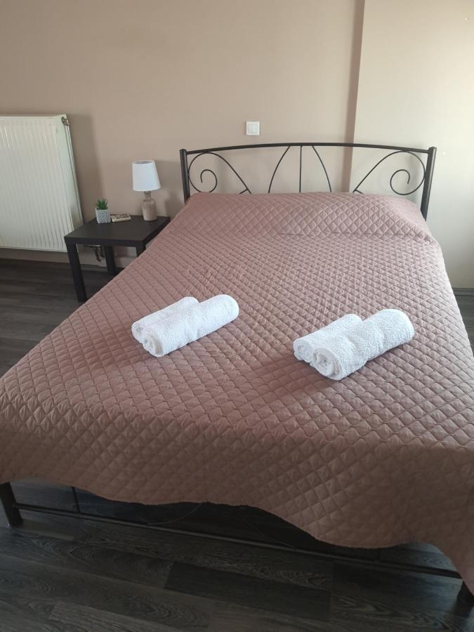 Seaside Beach Apartment Каламата Экстерьер фото