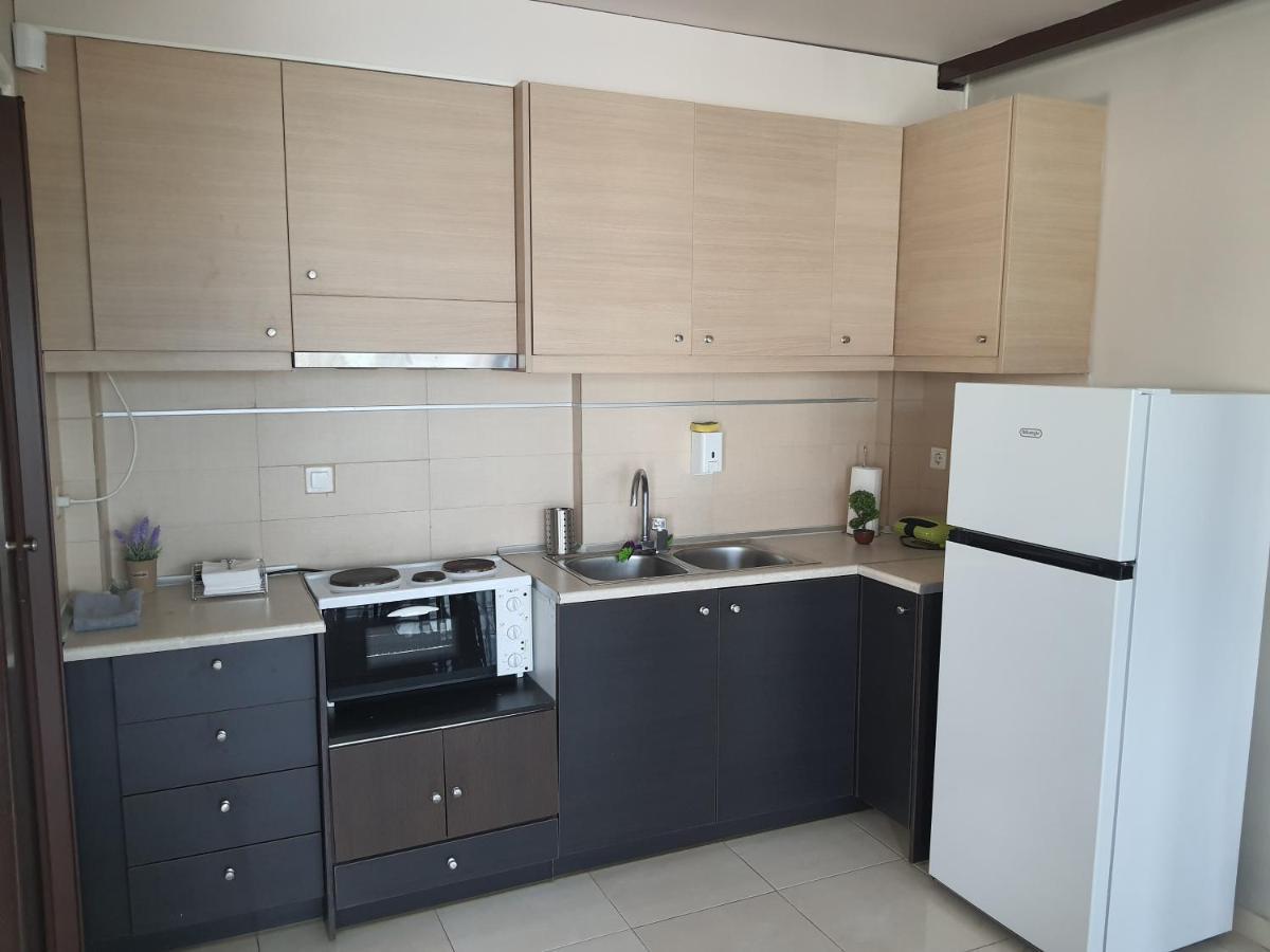 Seaside Beach Apartment Каламата Экстерьер фото