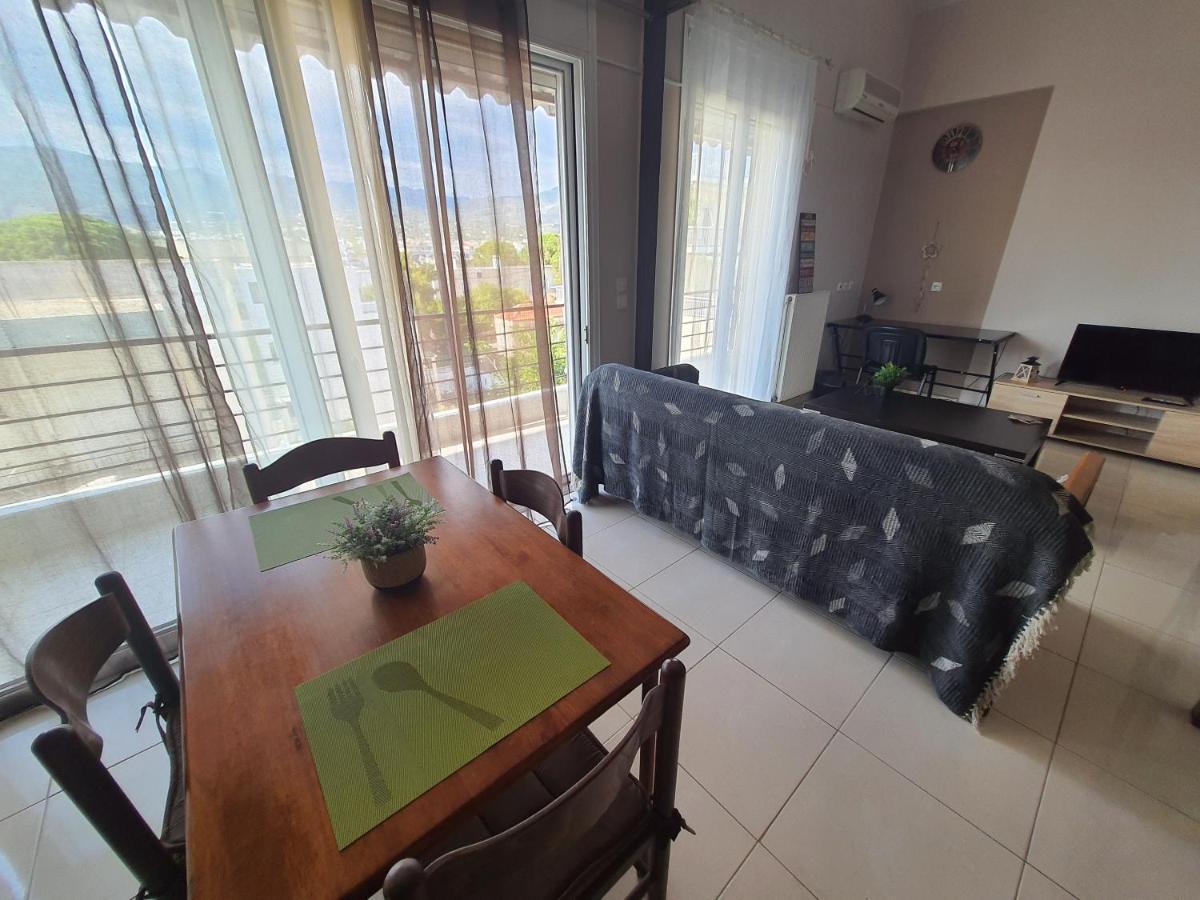 Seaside Beach Apartment Каламата Экстерьер фото