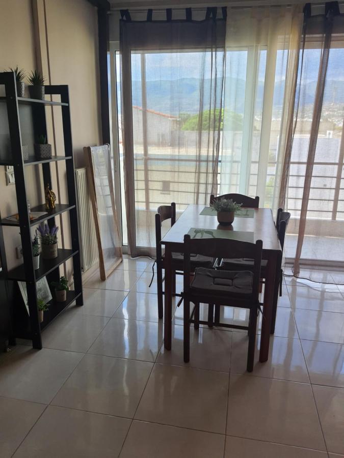 Seaside Beach Apartment Каламата Экстерьер фото